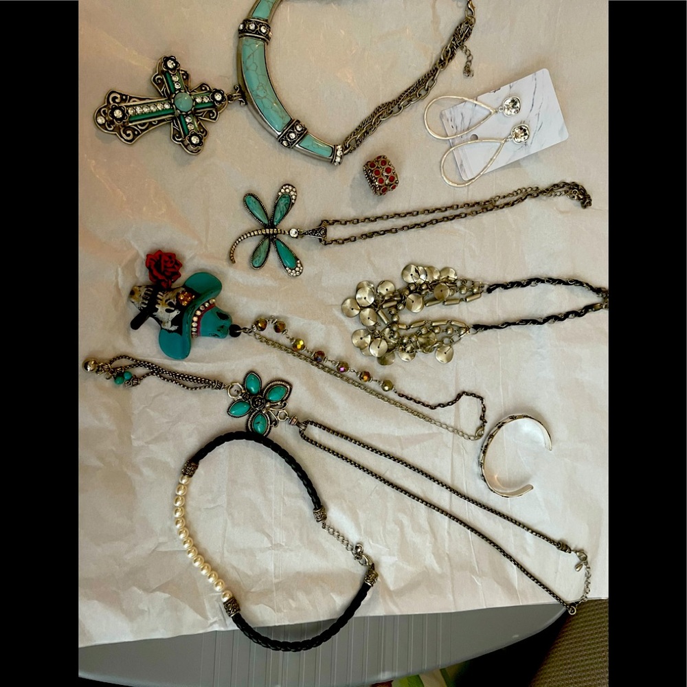 Large amount of costume jewelry!